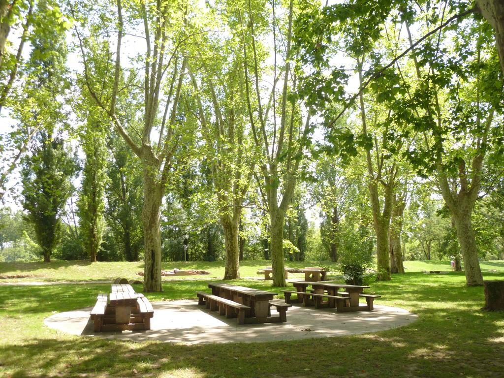 Camping Parc Du Chateau D'Allot Boé Exterior photo