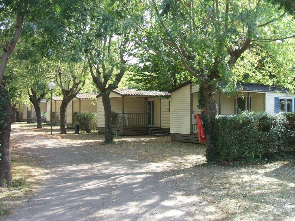 Camping Parc Du Chateau D'Allot Boé Room photo