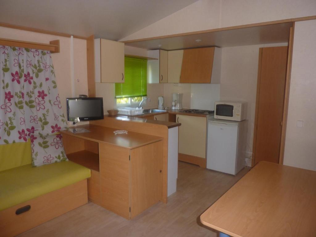Camping Parc Du Chateau D'Allot Boé Room photo